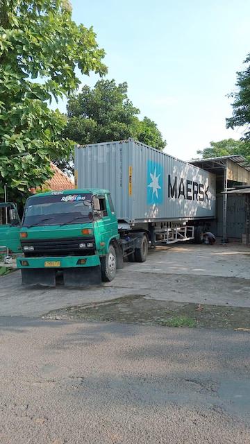 Factory activity - container loading
