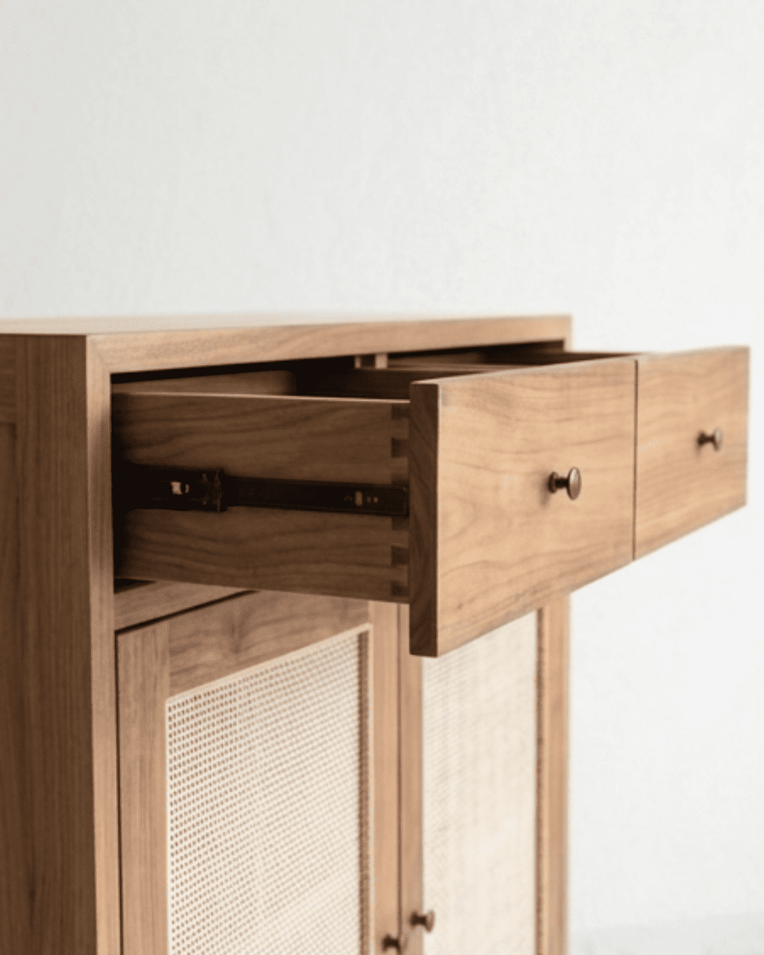 SVLK Certified: Pentingnya Membeli Teak Furniture dari Sumber Hutan Legal dan Berkelanjutan