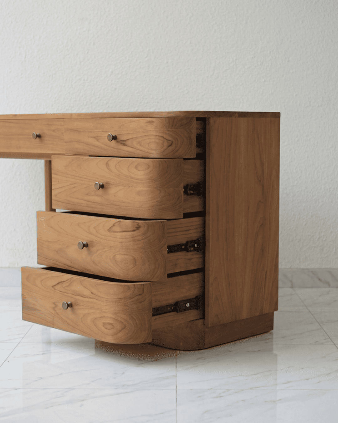 Isagi Table